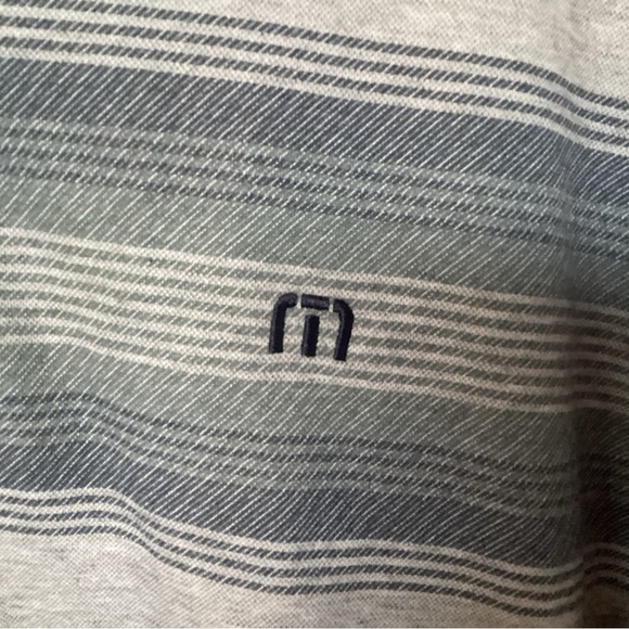 TRAVIS MATHEW Mens XL Polo Shirt  Golf  short sleeve logo front and back - Picture 2 of 10